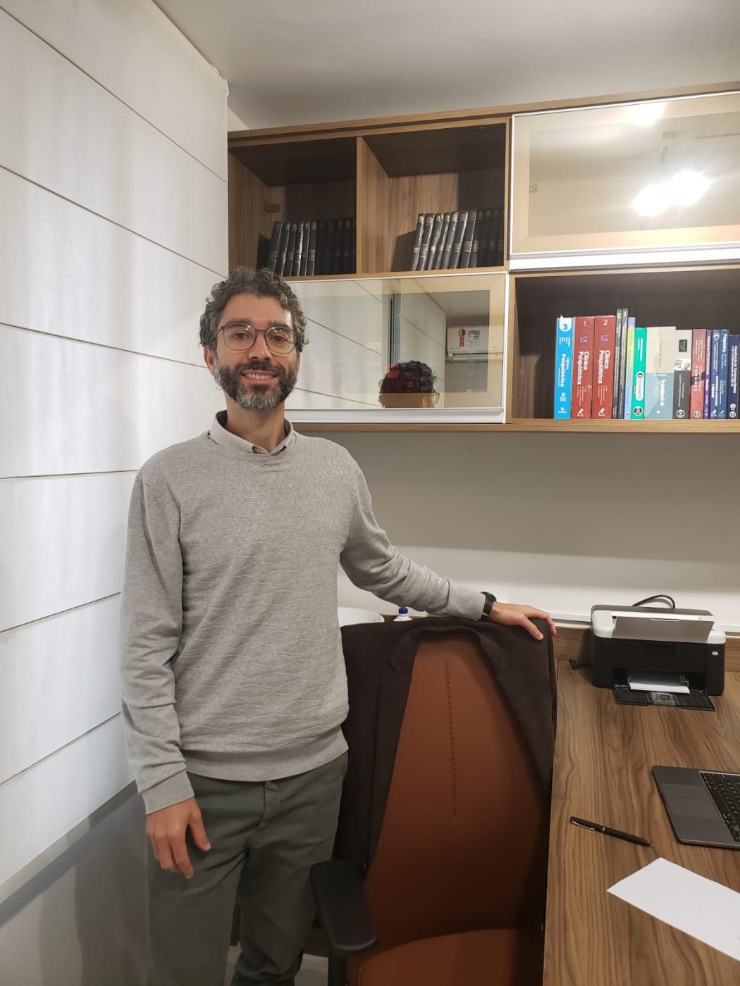 Dr. Marcelo Alves Carriello