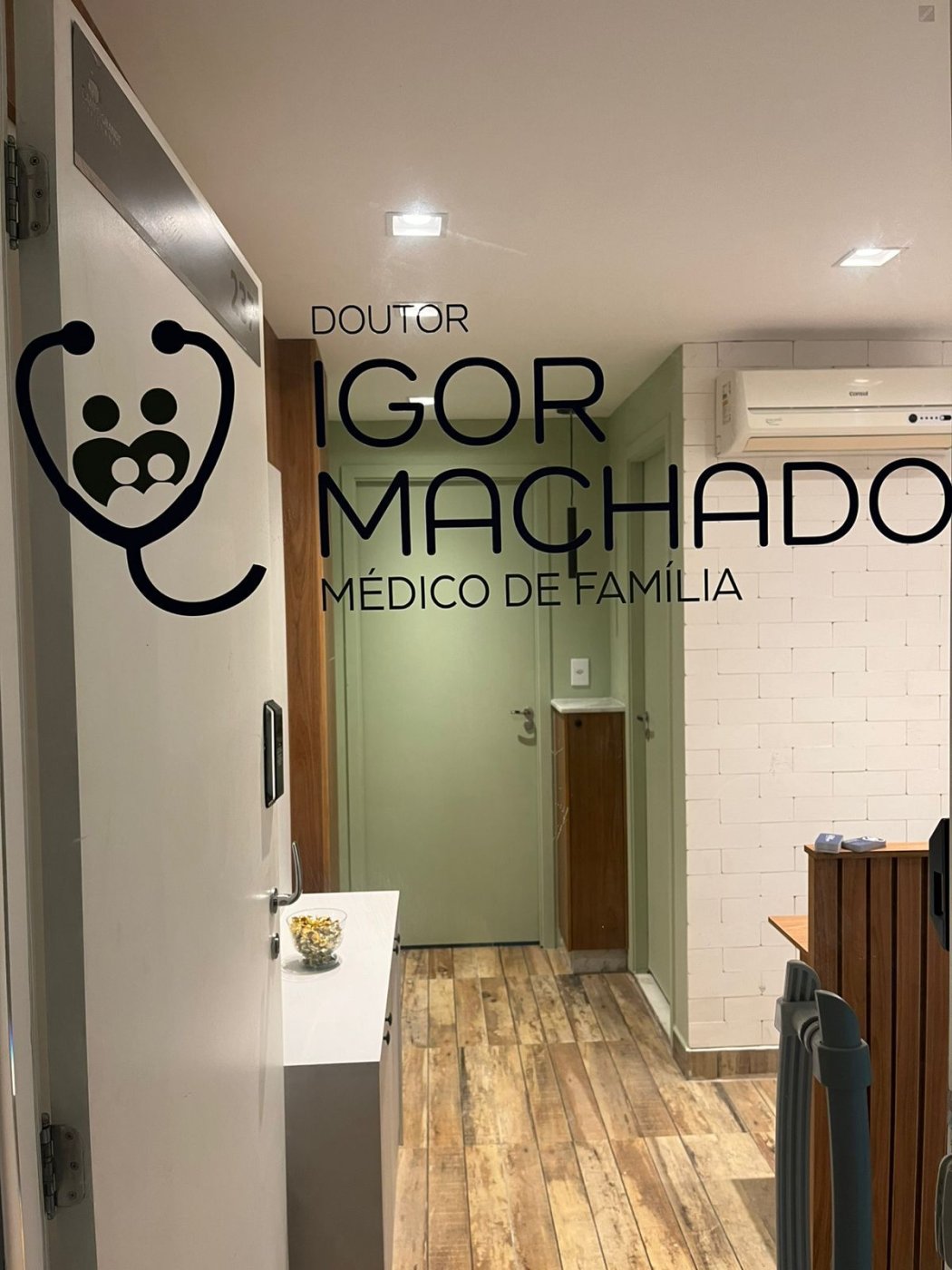 Dr. Igor Machado Costa