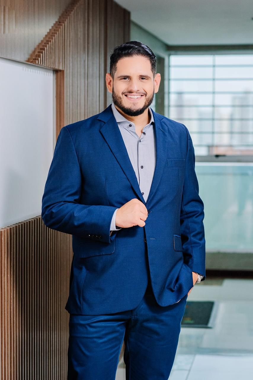 Dr. Iury Mota