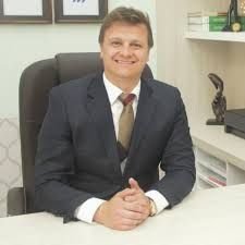Dr. Felipe Roth