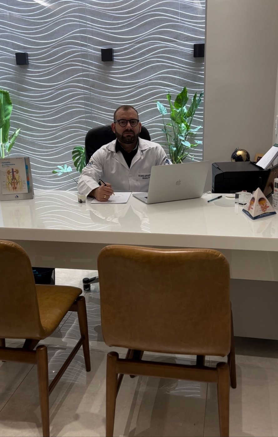 Dr. Daniel Carvalho