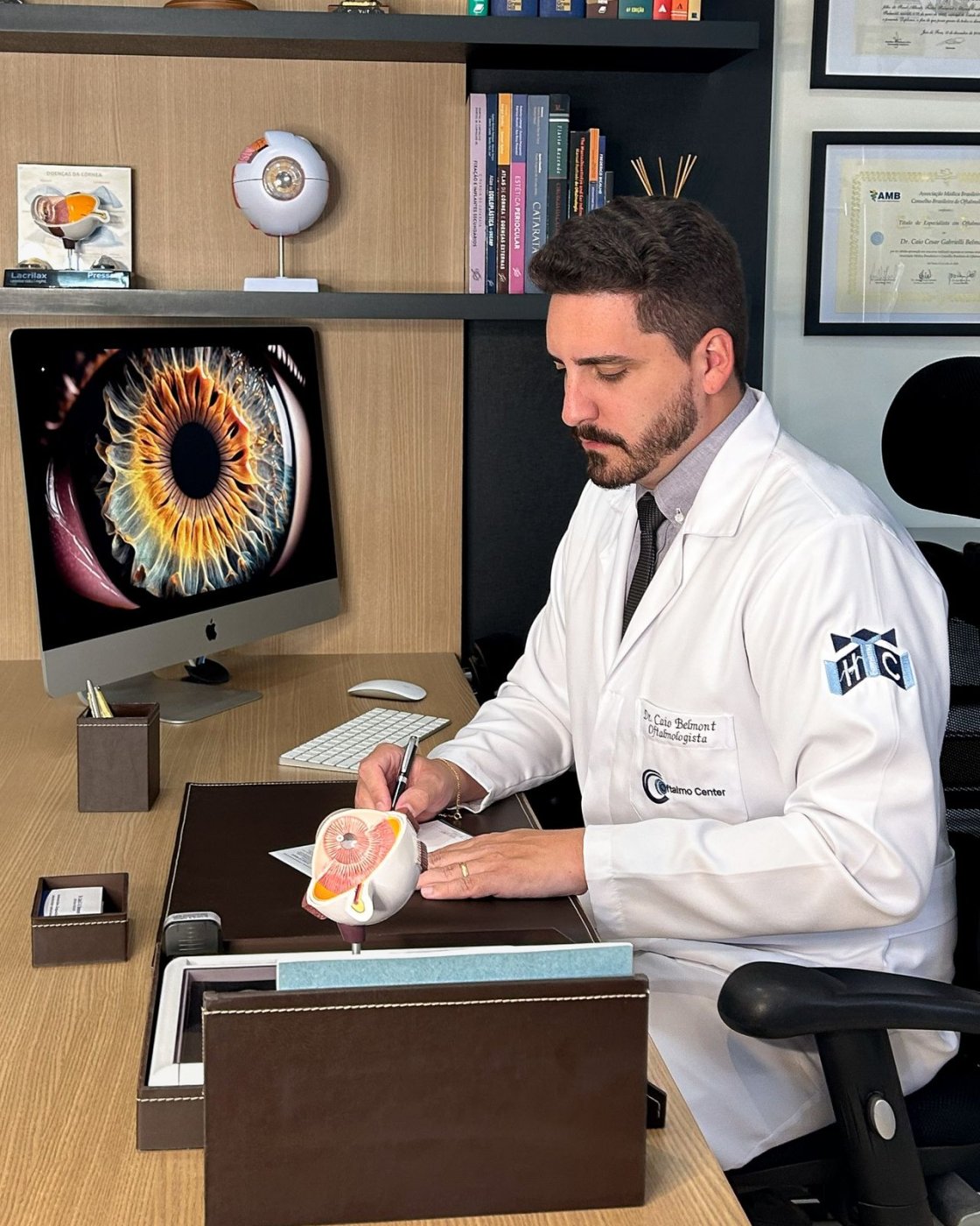 Dr. Caio Belmont