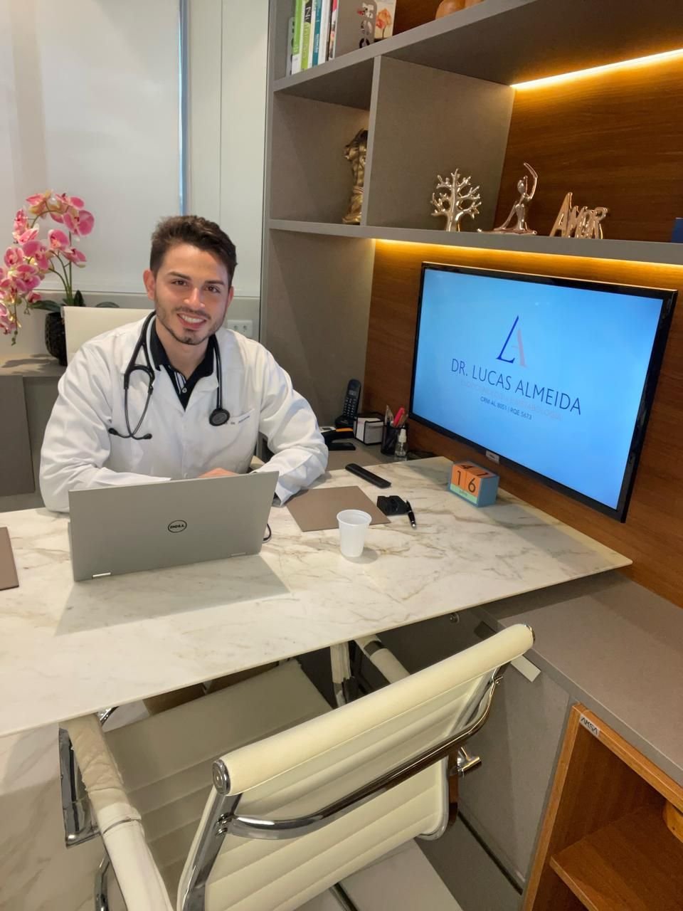 Dr. Lucas Mendonça de Almeida
