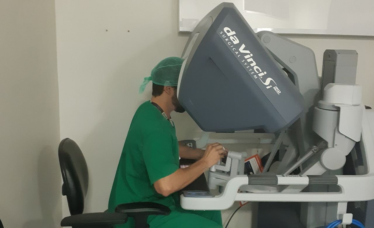 Dr. Gustavo Araújo