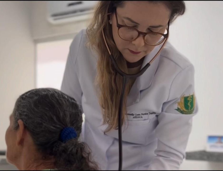 Dra. Emanuelle Costa