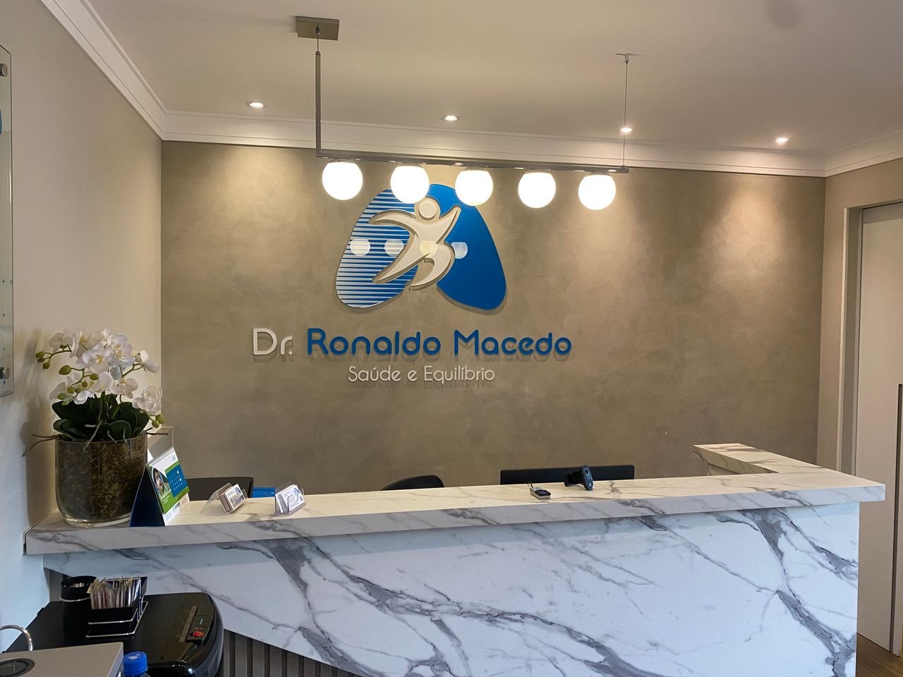 Dr. Ronaldo Macedo