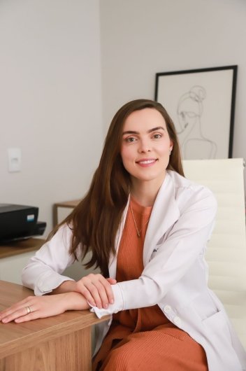 Dra. Bruna Fonseca Vieira Moura