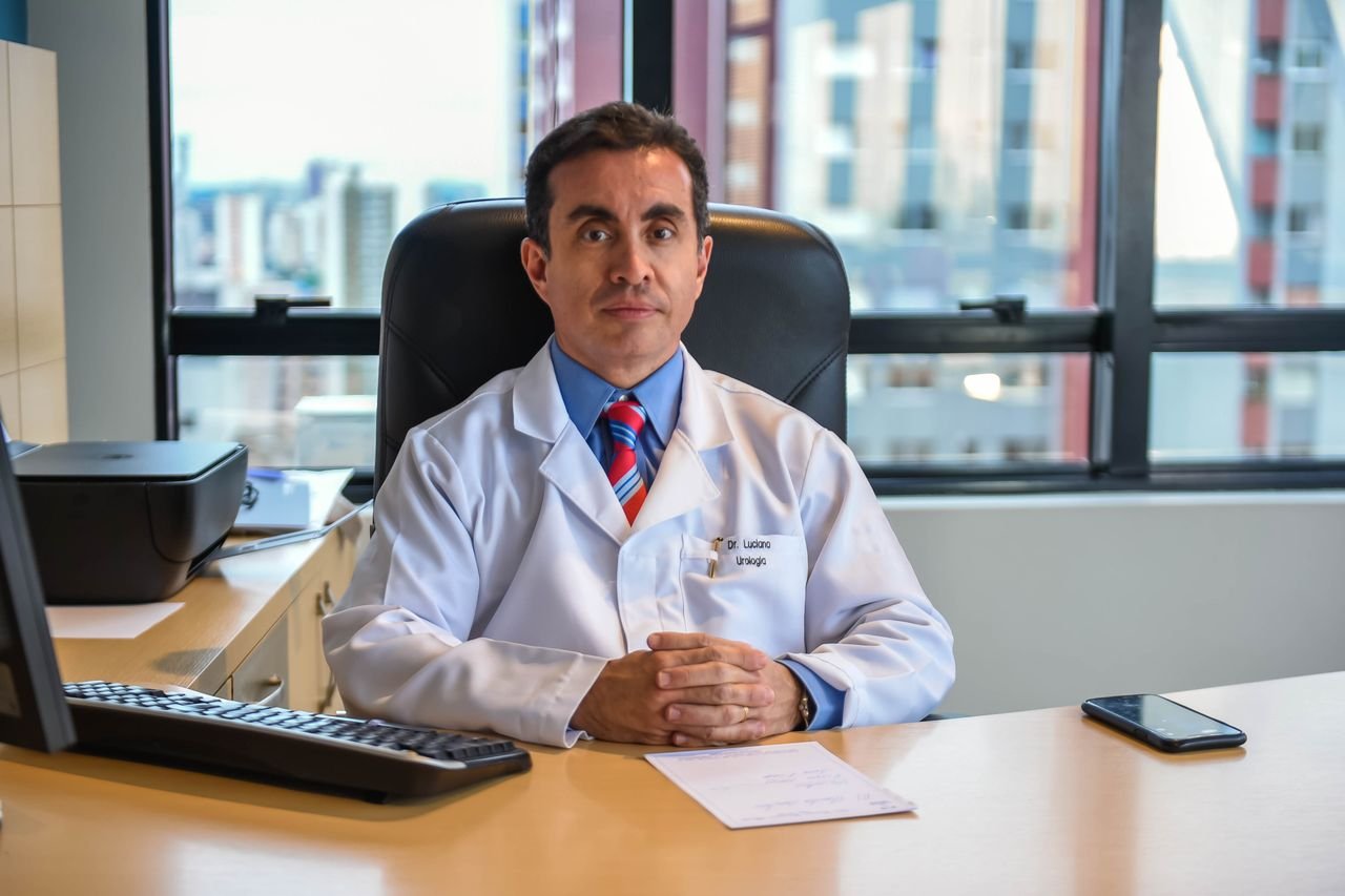 Dr. Luciano Carneiro Stunitz