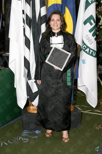 Dra. Gabriela Rebessi Carmona Martim