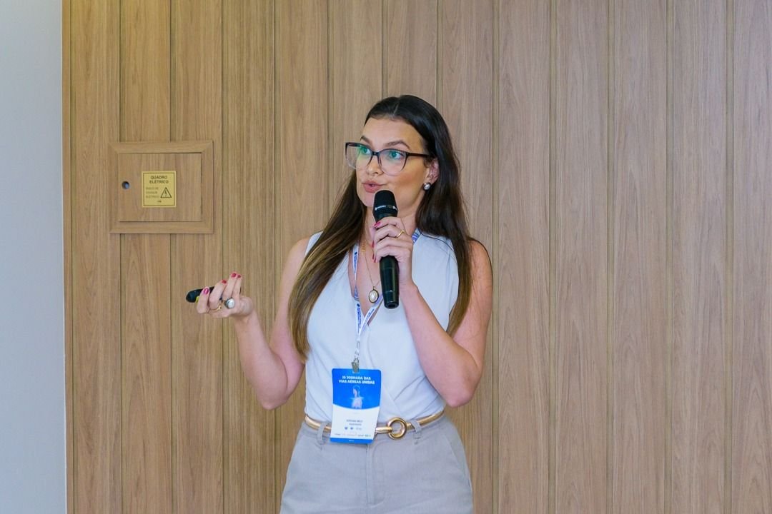 Dra. Adriana Melo
