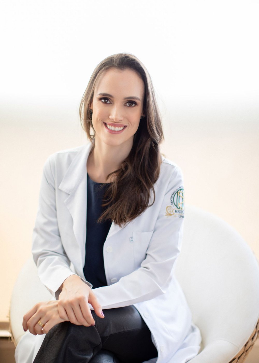 Dra. Bruna Araújo Martins Resende