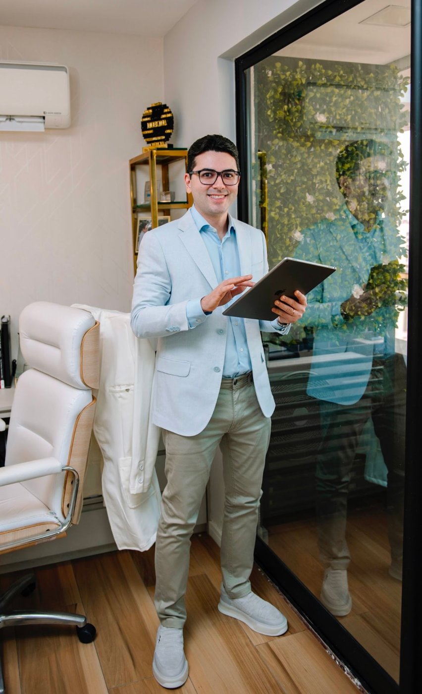 Dr. Israel Leitão