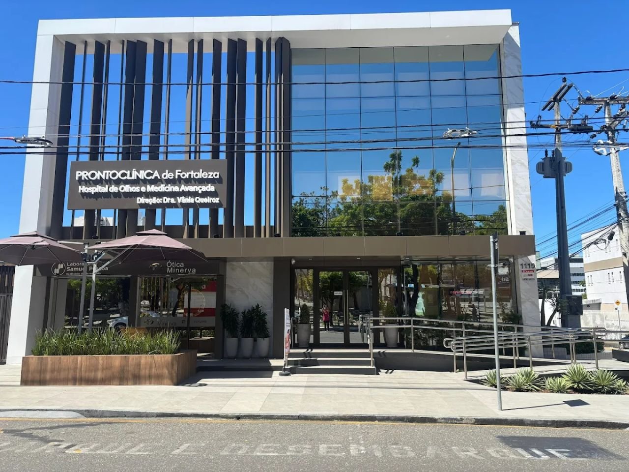 Dra. Ana Beatriz Gordiano Vasconcelos Valente