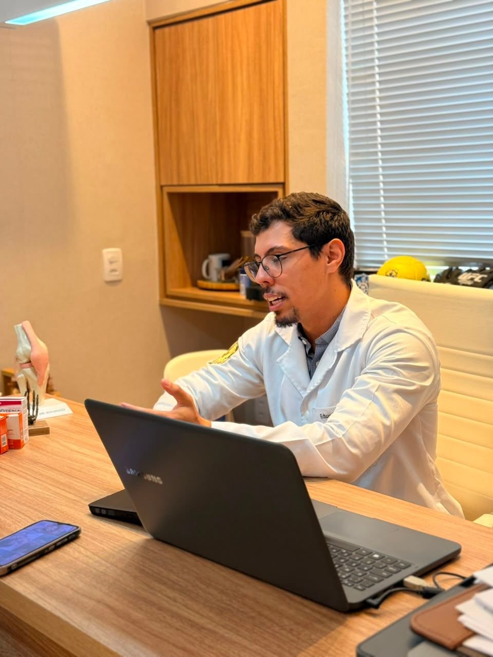 Dr. Eduardo Vasconcellos Belga .