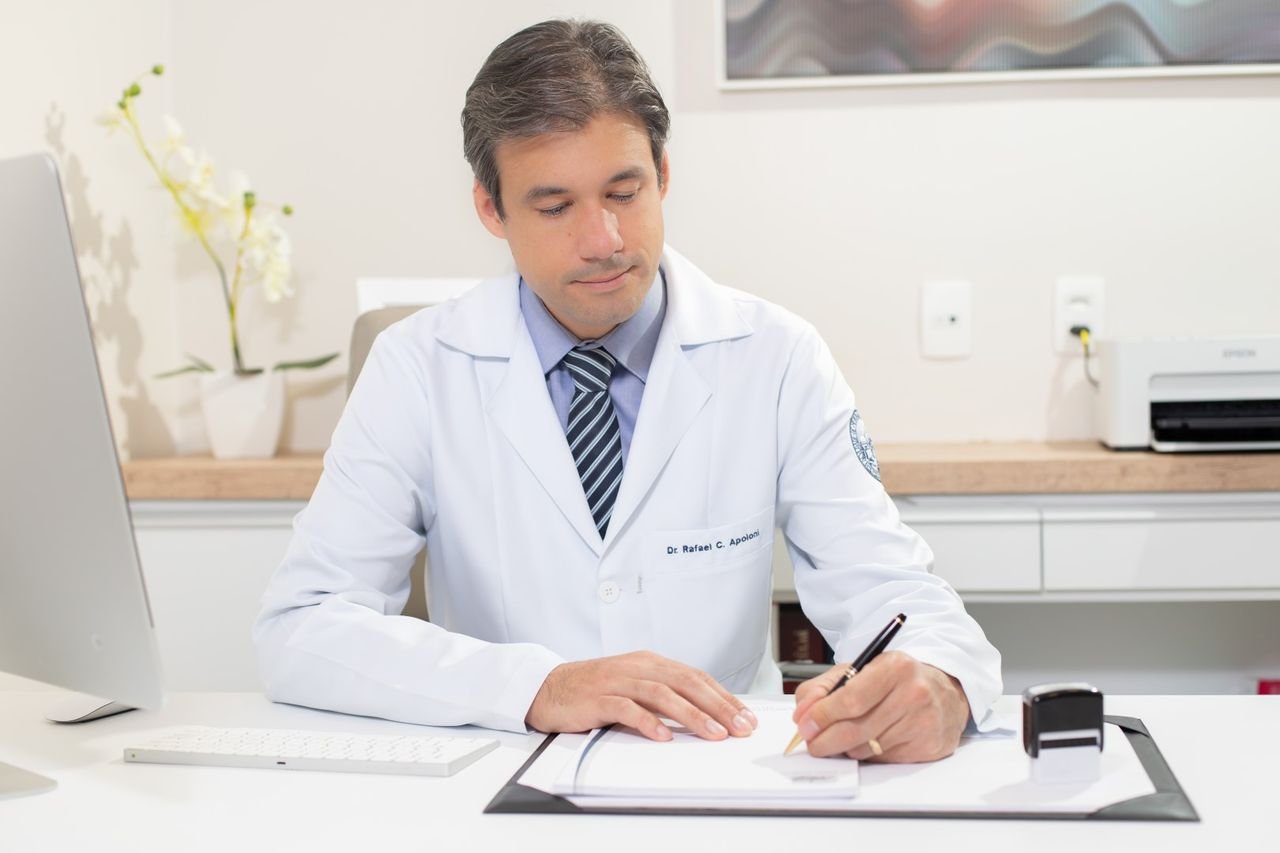 Dr. Rafael Apoloni