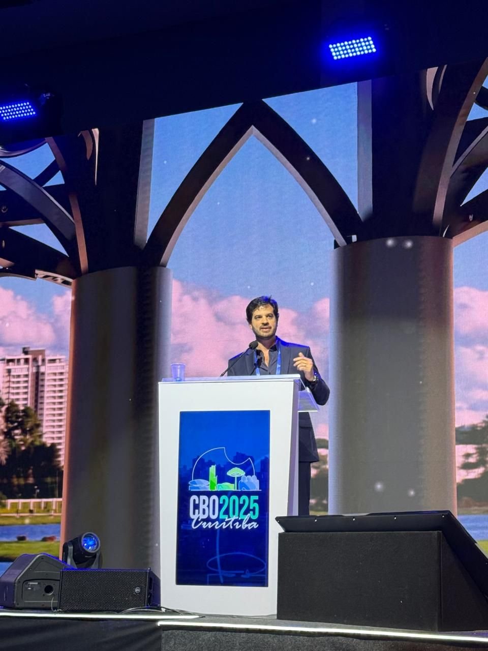 Dr. Eduardo Novais