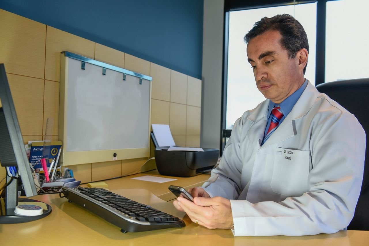 Dr. Luciano Carneiro Stunitz