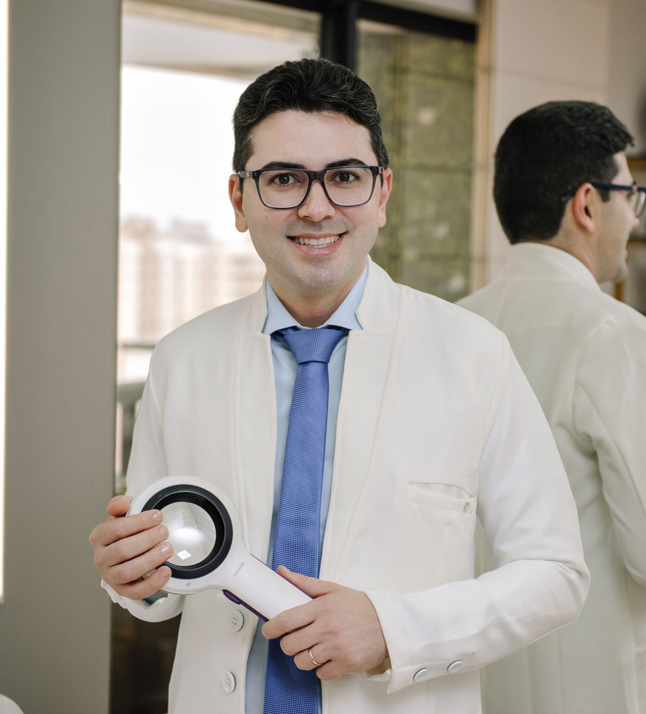 Dr. Israel Leitão