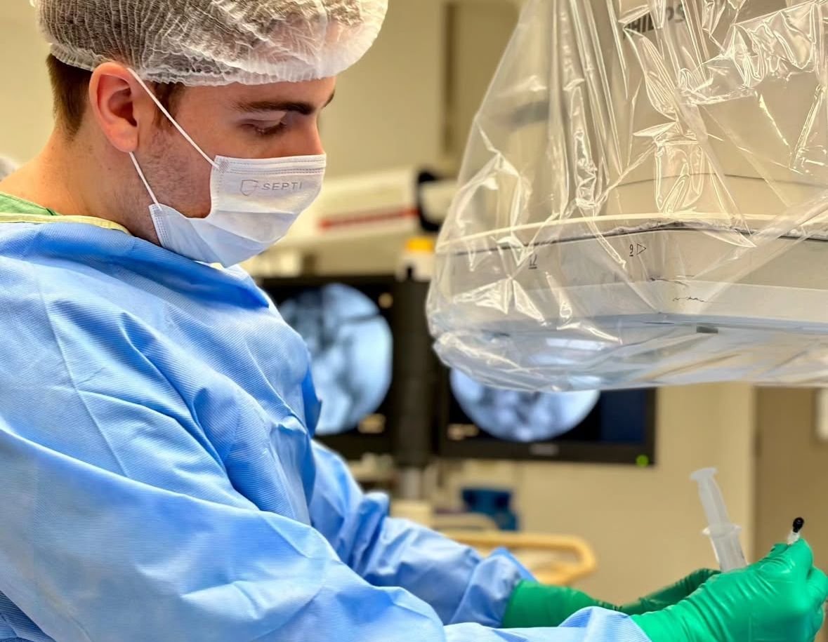 Dr. Matheus Castanheira