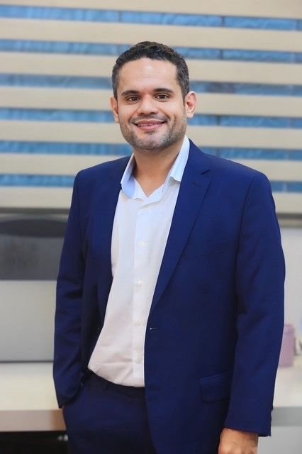 Dr. Carlos Severino