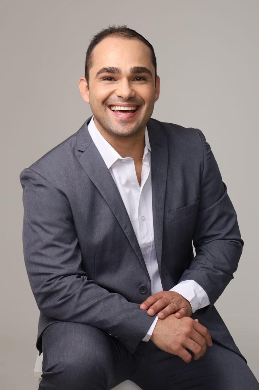 Dr. Adriano Silva Oliveira