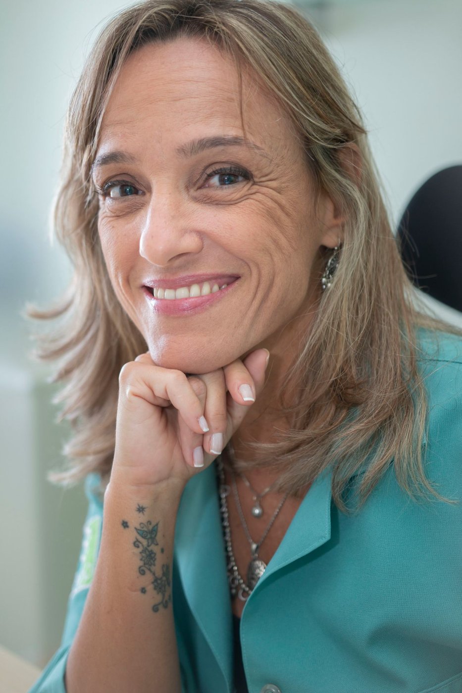 Dra. Andréa Bello