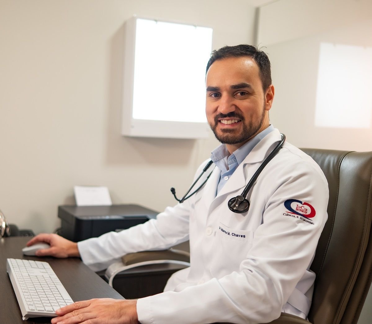 Dr. Guilherme Mendes Chaves