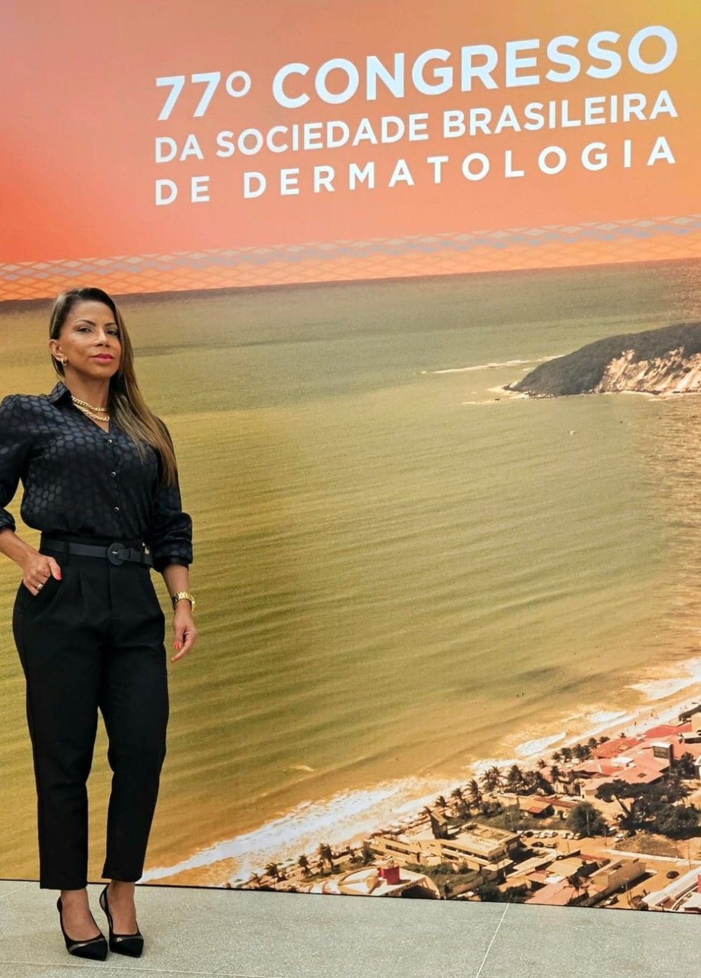 Dra. Monique Ribeiro Vaitkevicius