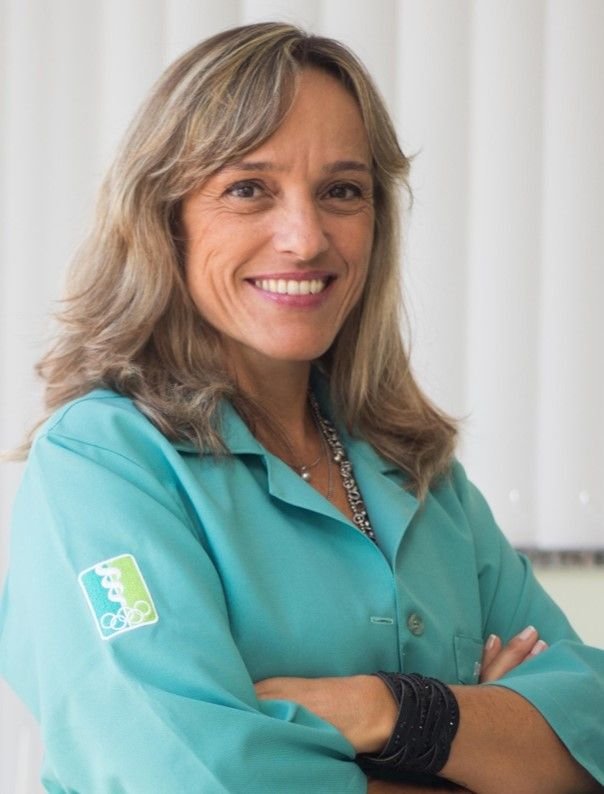 Dra. Andréa Bello