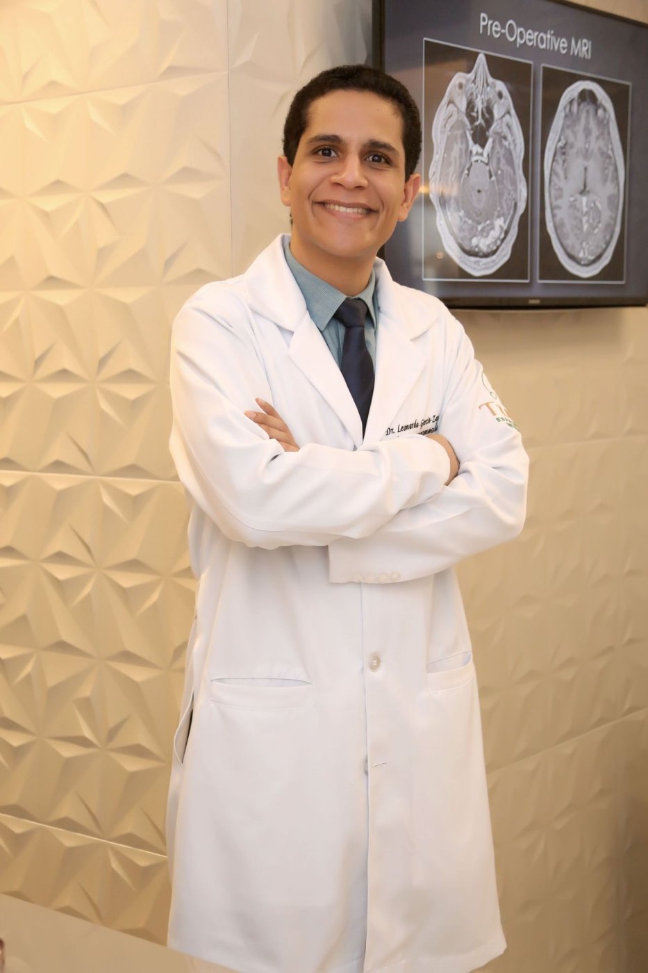 Dr. Leonardo Rocha Carneiro García Zapata
