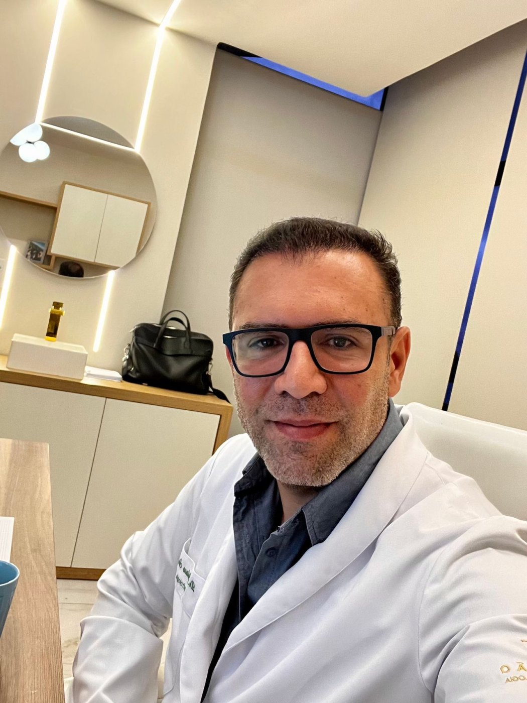 Dr. Gustavo Serapião