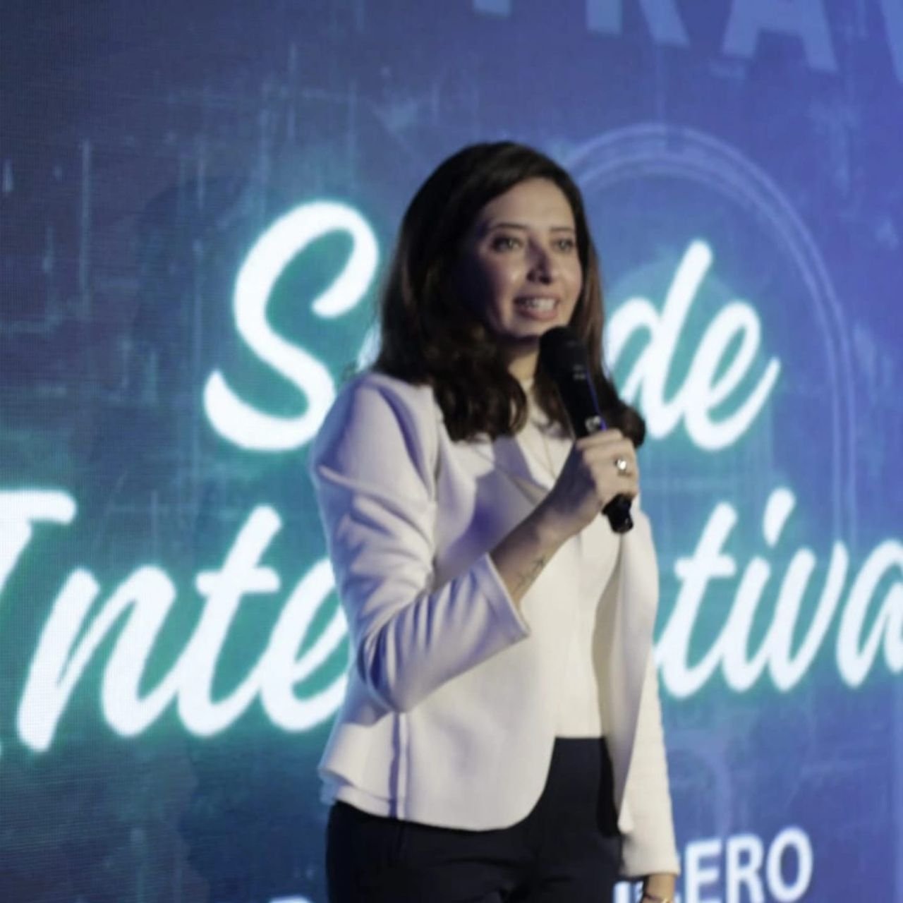 Dra. Paula Cícero