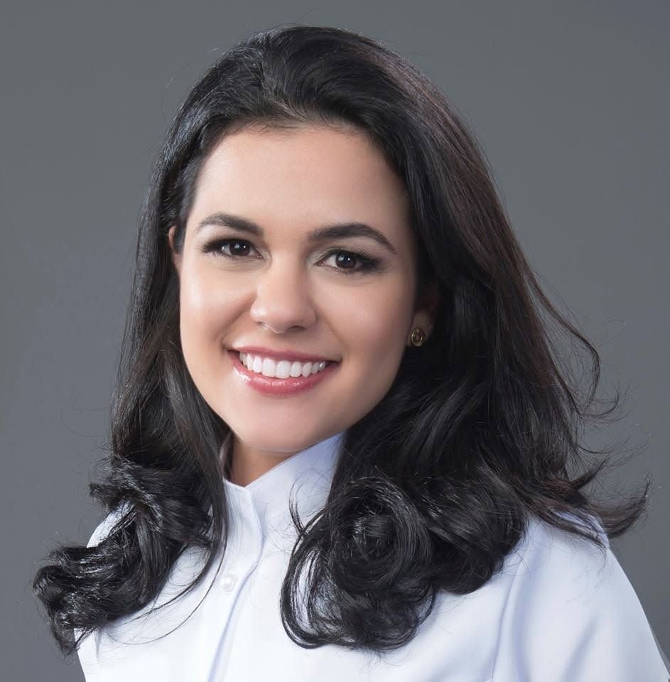Dra. Mariana Mendes de Sá