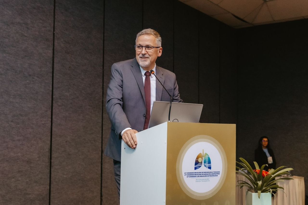 Dr. Ricardo de Amorim Correa