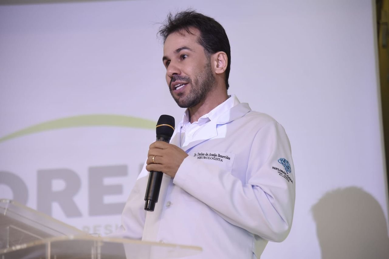Dr. Darlan Benèvides