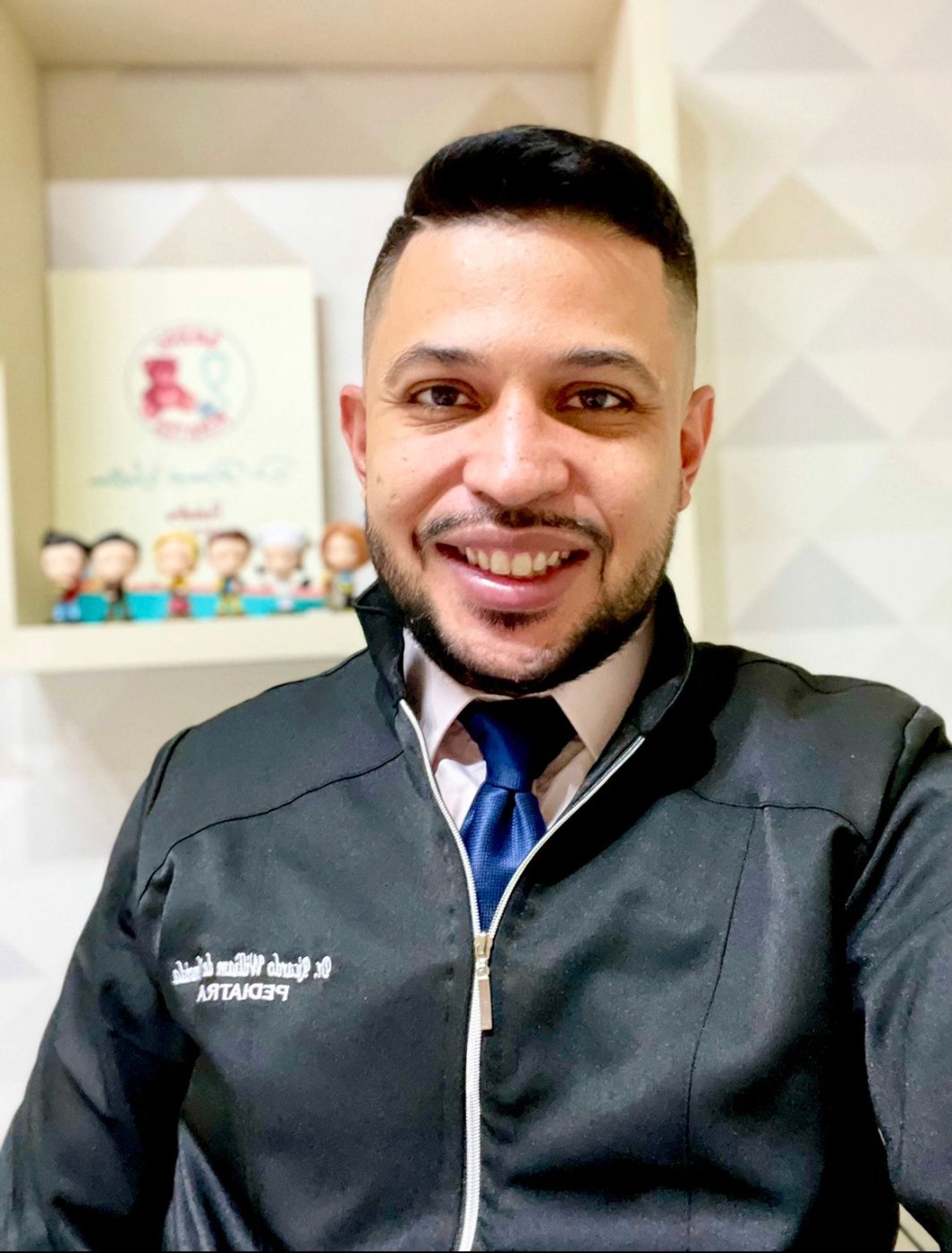 Dr. Ricardo William