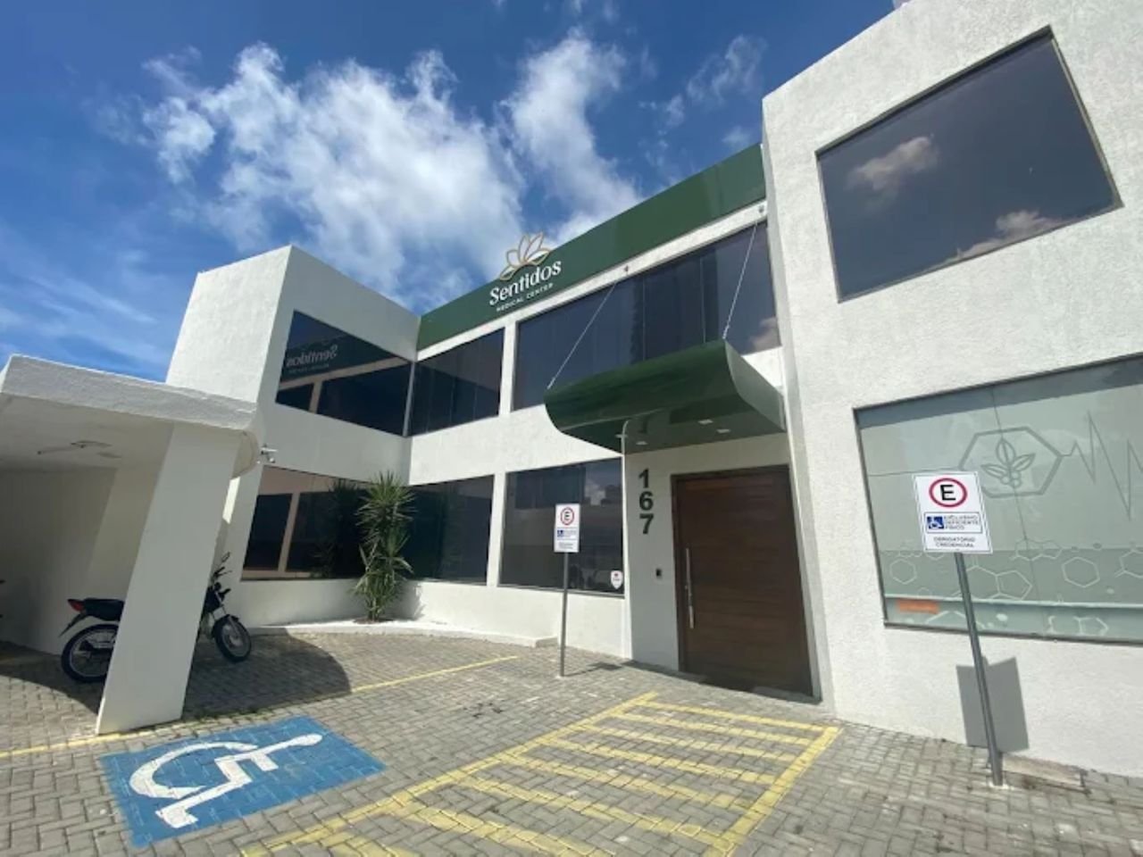 Dr. Lucas Teixeira