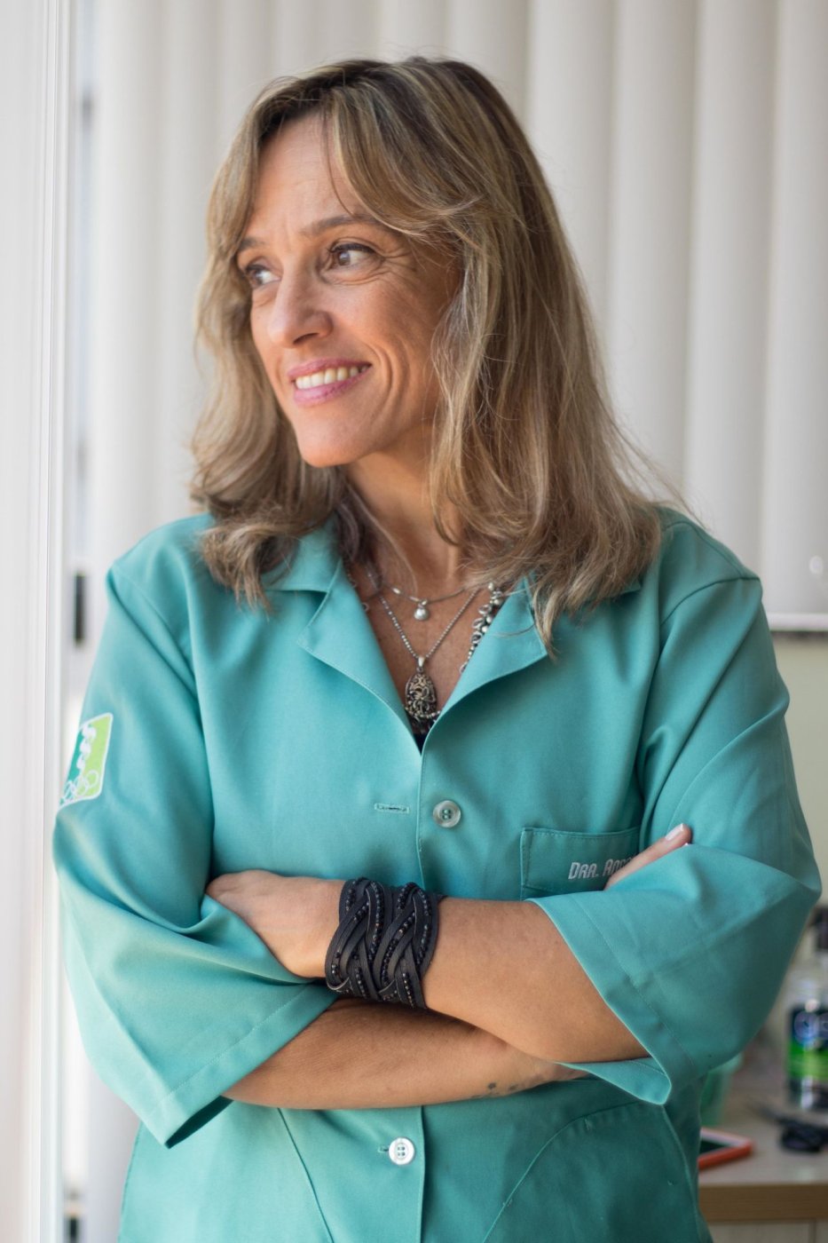 Dra. Andréa Bello