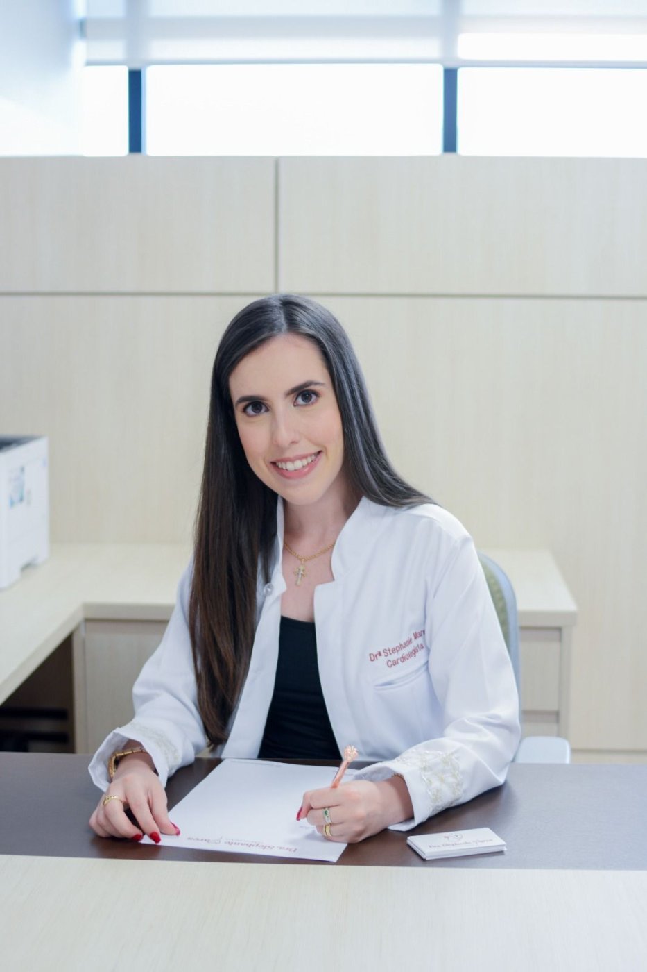 Dra. Stephanie Mares