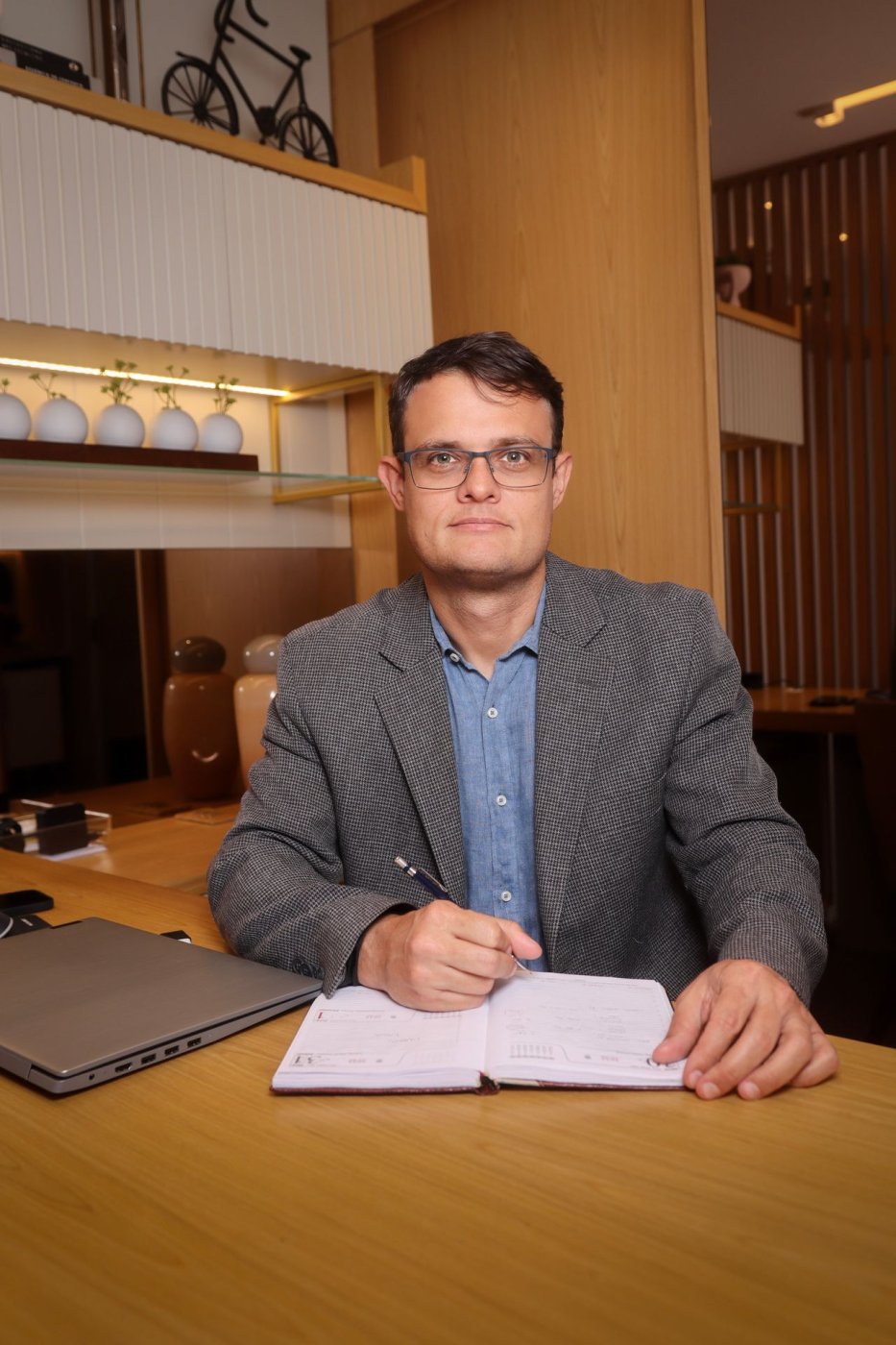 Dr. Jorge Moulim