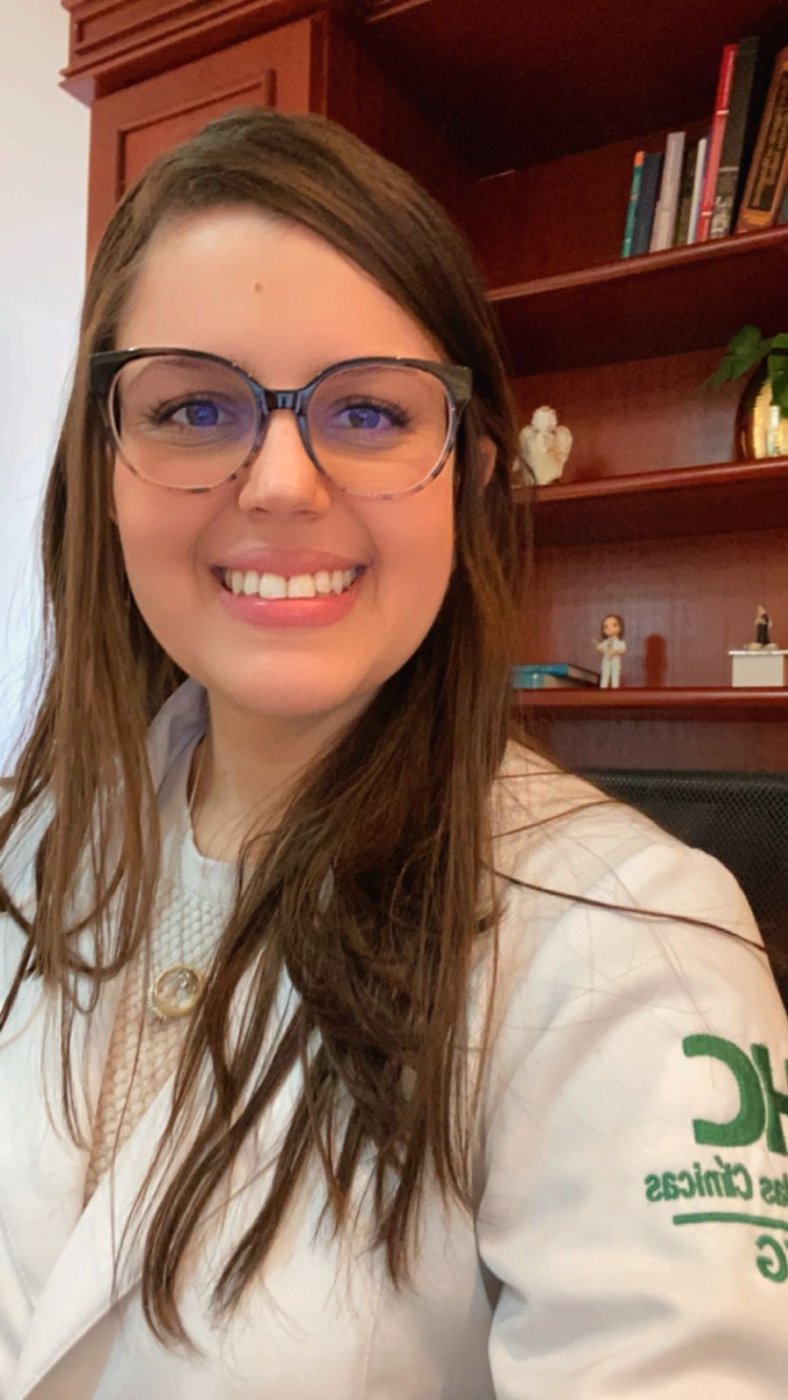 Dra. Camila Pereira de Oliveira