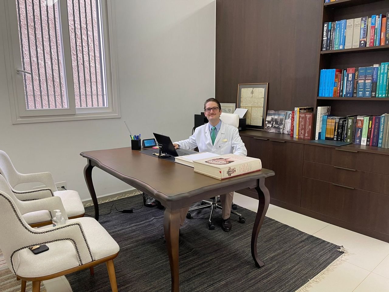 Dr. Raphael Forjaz