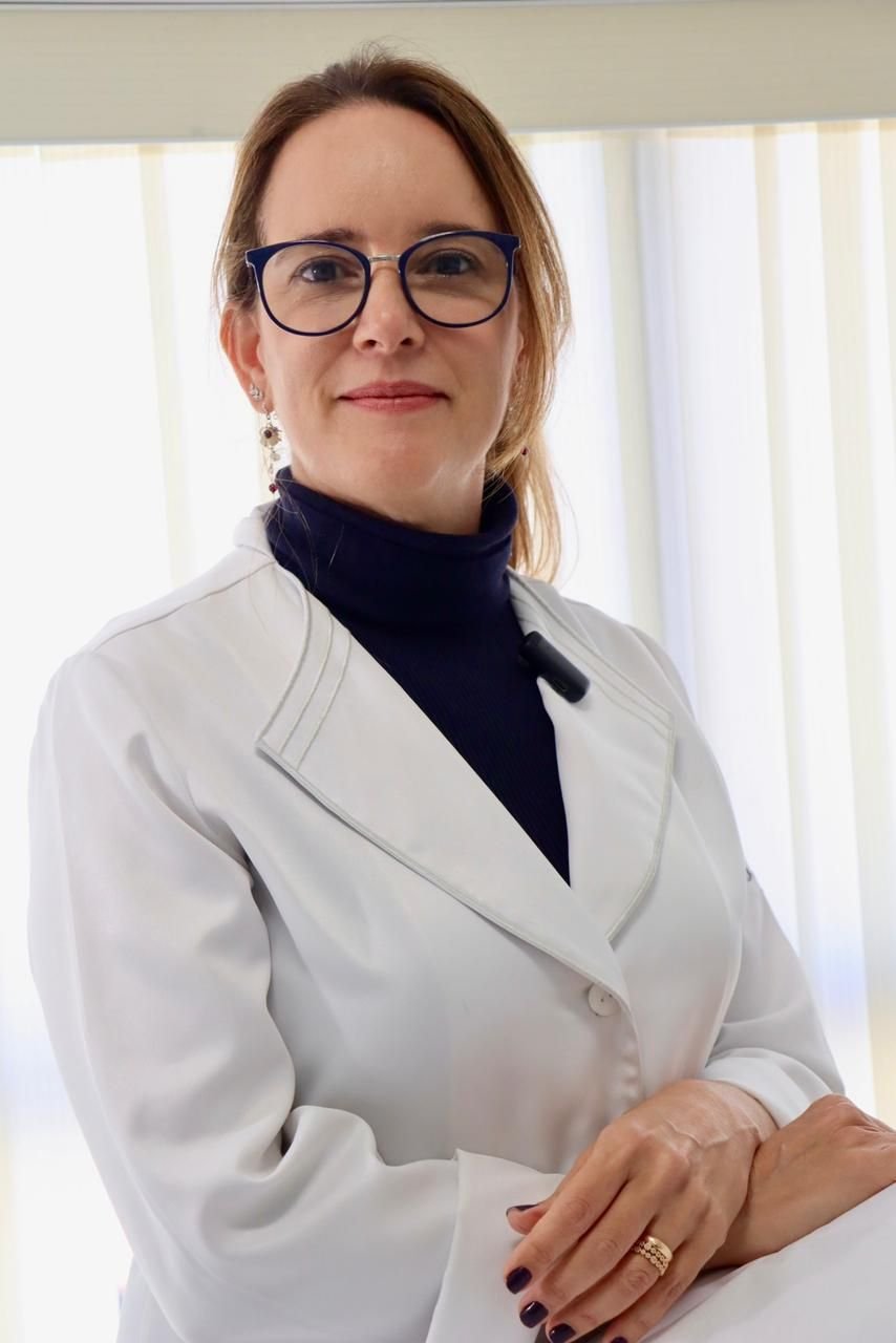 Dra. Andrea Volta Brotas