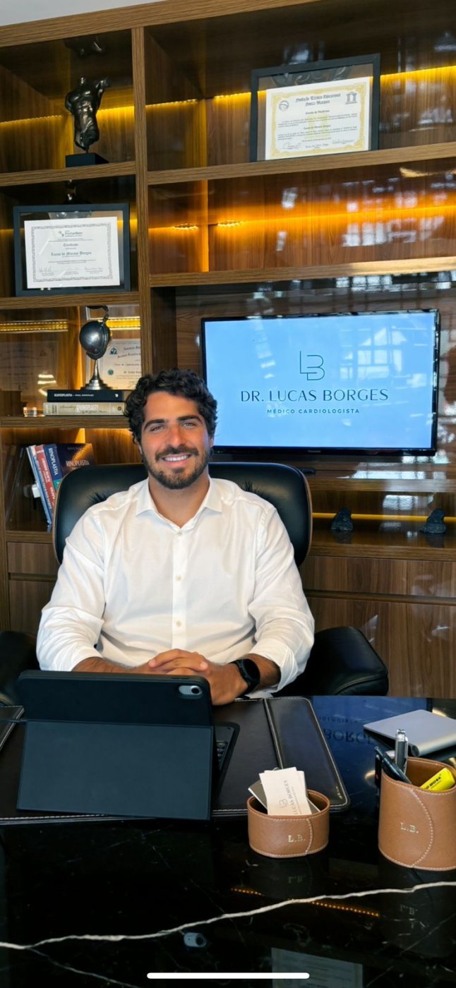 Dr. Lucas Borges