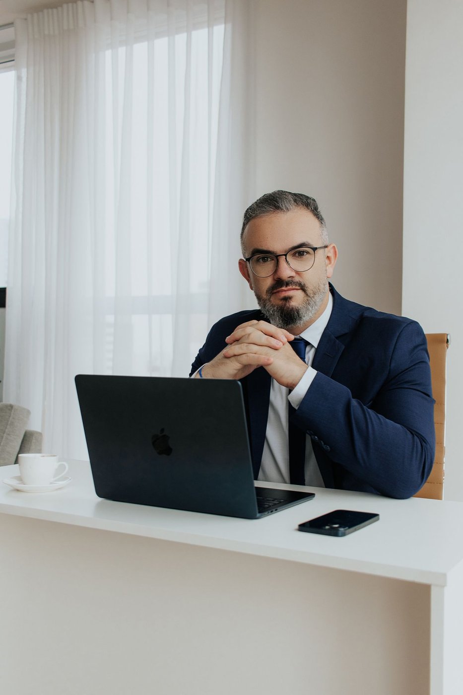 Dr. Rodolfo Izac