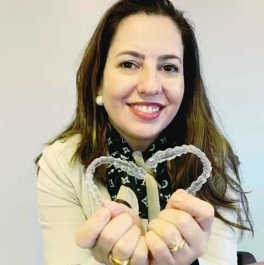Dra. Elisângela F. Santiago de Moraes