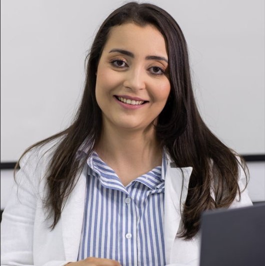 Dra. Débora R. Carvalho