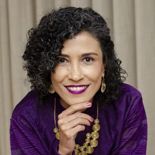 Dra. Carolina Lins