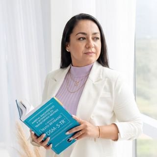 Dra. Greyce Soares de Oliveira