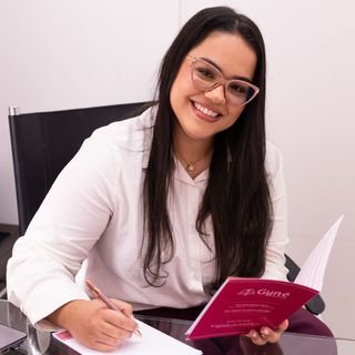 Dra. Júlia Soares Vieira